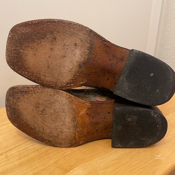 Macie Bean Brown Floral Embroidered Cowboy Boots - Picture 6 of 9